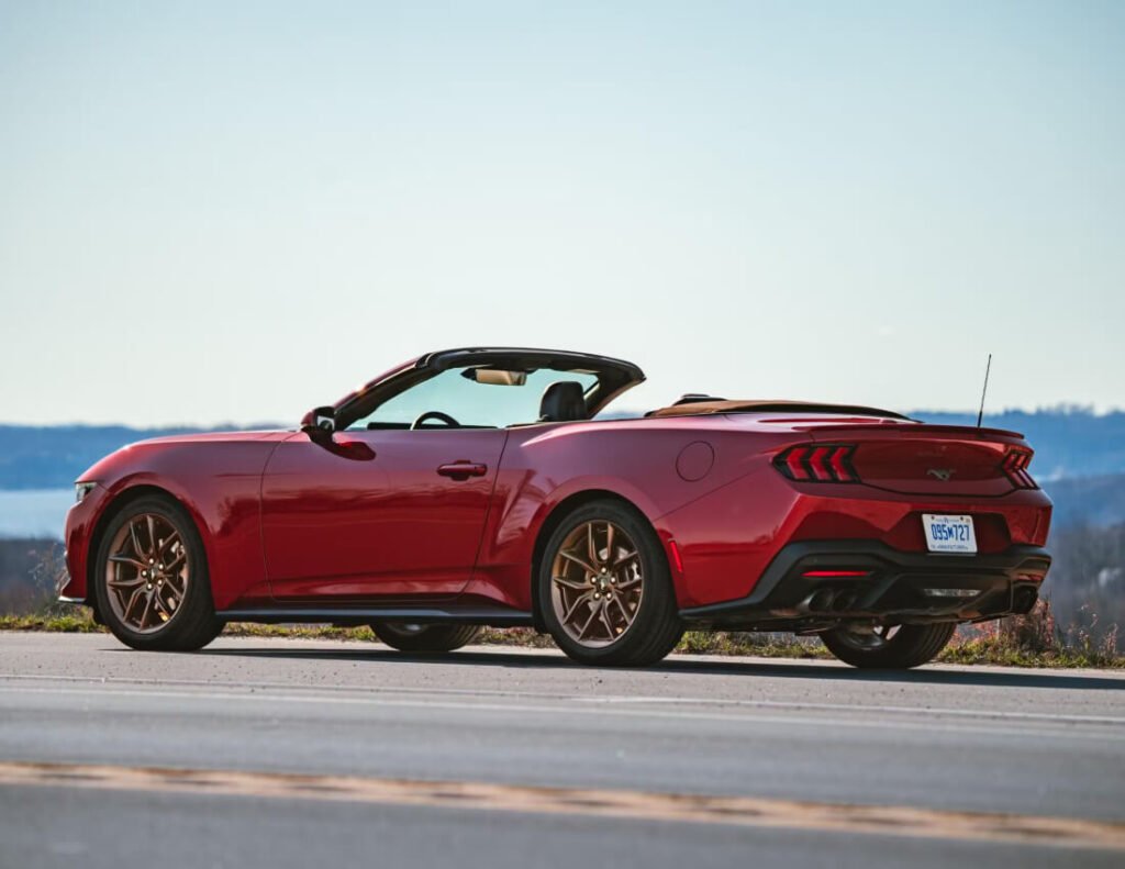 Ford Mustang convertible performance