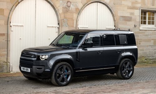 Land Rover Defender off road SUV